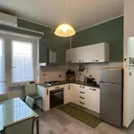 Greenhouse Apartment *