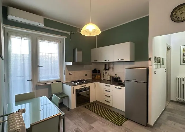 Greenhouse Apartment *